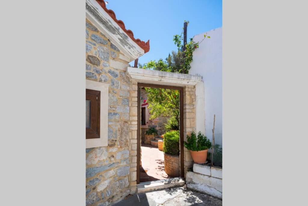 Marigoula House Villa Pombia Exterior photo